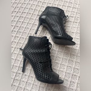 Nine West Black Leather Heel